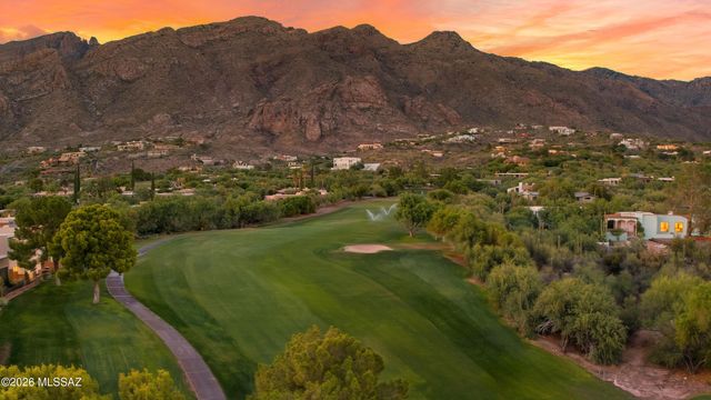 6400 N Val Dosta Drive, Tucson, AZ 85718