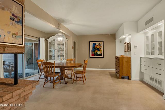 6400 N Val Dosta Drive, Tucson, AZ 85718