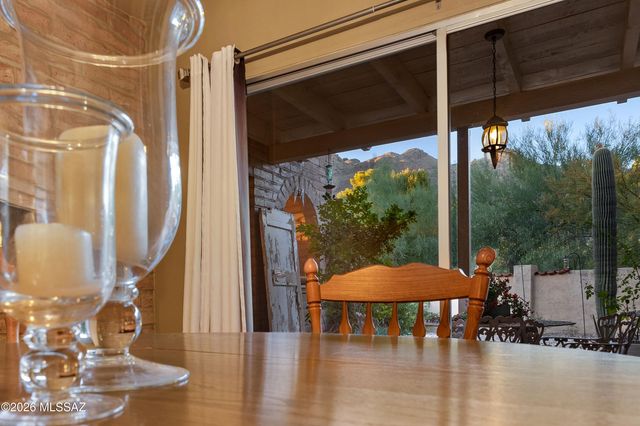 6400 N Val Dosta Drive, Tucson, AZ 85718