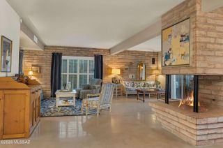 6400 N Val Dosta Drive, Tucson, AZ 85718