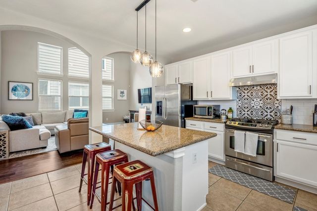 63 Panterra Way, The Woodlands, TX 77382