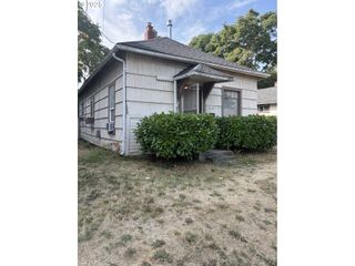 6126 Ne HALSEY St, Portland, OR 97213