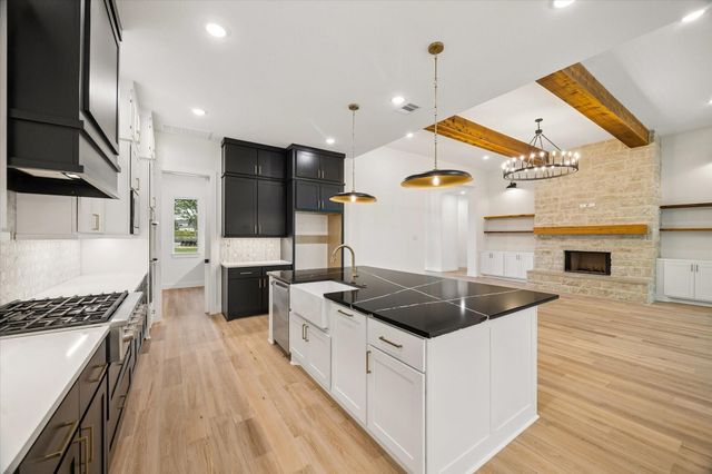 9509 Forest Trace, Plantersville, TX 77363