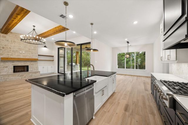 9509 Forest Trace, Plantersville, TX 77363