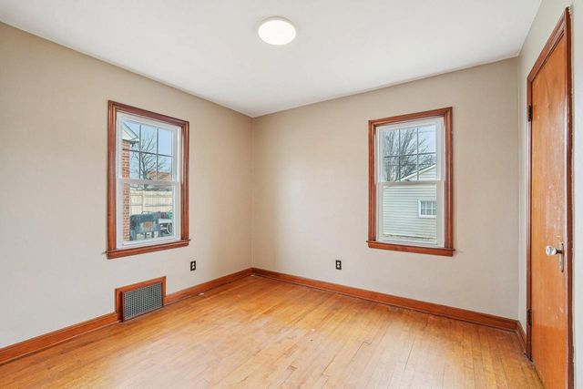 3622 S 16th STREET, Milwaukee, WI 53221