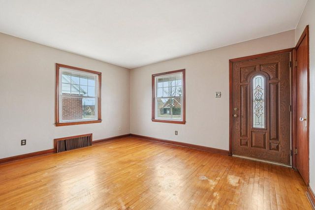 3622 S 16th STREET, Milwaukee, WI 53221