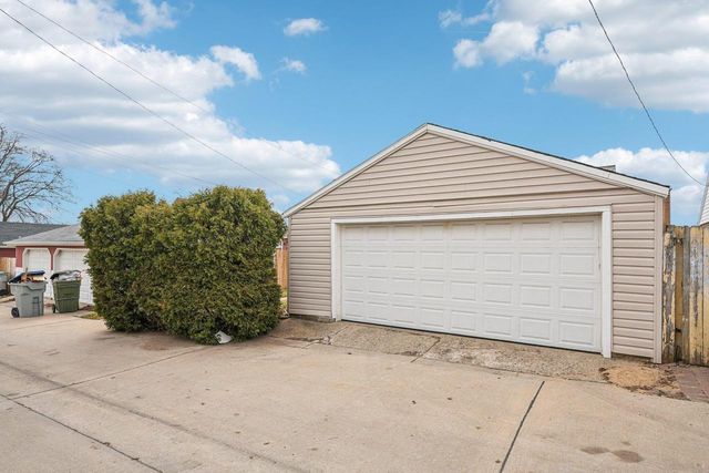 3622 S 16th STREET, Milwaukee, WI 53221