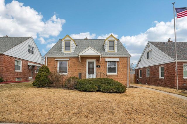 3622 S 16th STREET, Milwaukee, WI 53221