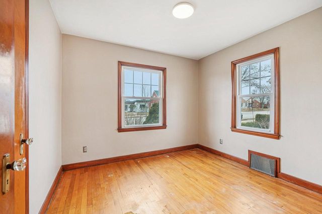 3622 S 16th STREET, Milwaukee, WI 53221