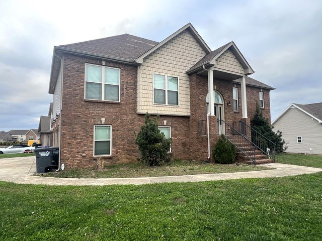 1701 Winterhaven Ct, Clarksville, TN 37042