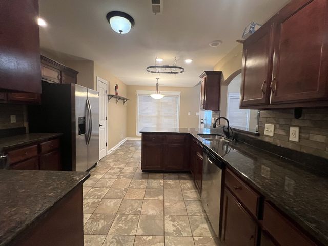 1701 Winterhaven Ct, Clarksville, TN 37042