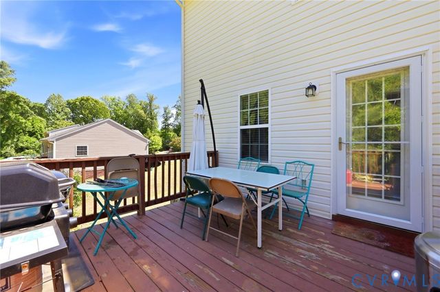 329 Beechwood Park Ln, Highland Springs, VA 23075