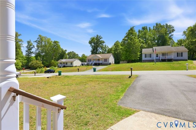 329 Beechwood Park Ln, Highland Springs, VA 23075