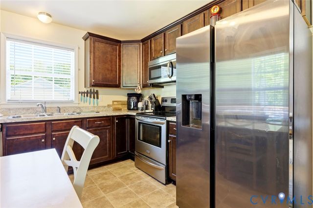 329 Beechwood Park Ln, Highland Springs, VA 23075