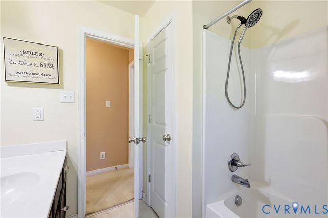 329 Beechwood Park Ln, Highland Springs, VA 23075