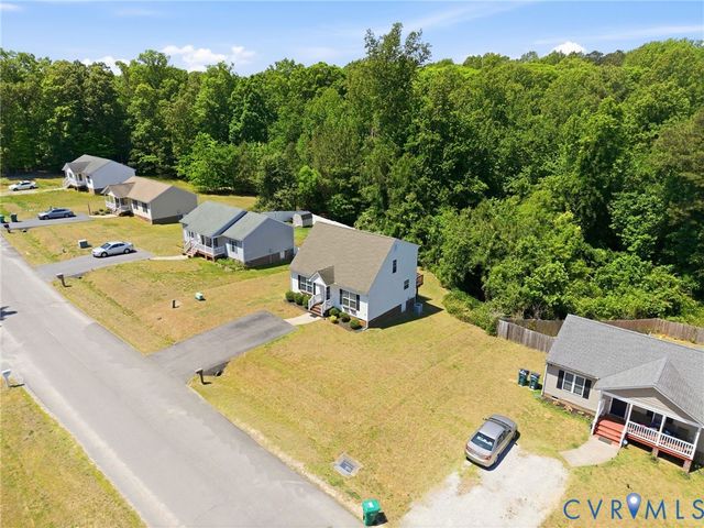 329 Beechwood Park Ln, Highland Springs, VA 23075