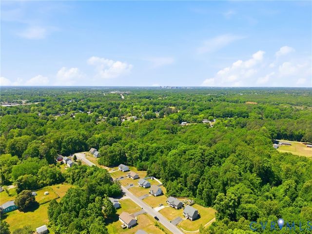 329 Beechwood Park Ln, Highland Springs, VA 23075