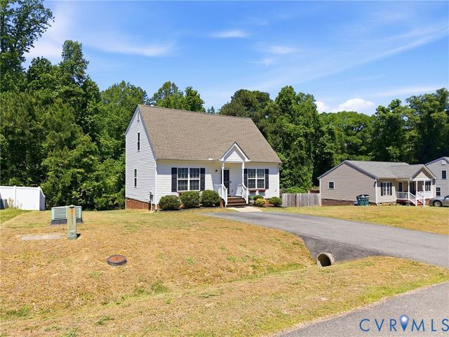 329 Beechwood Park Ln, Highland Springs, VA 23075