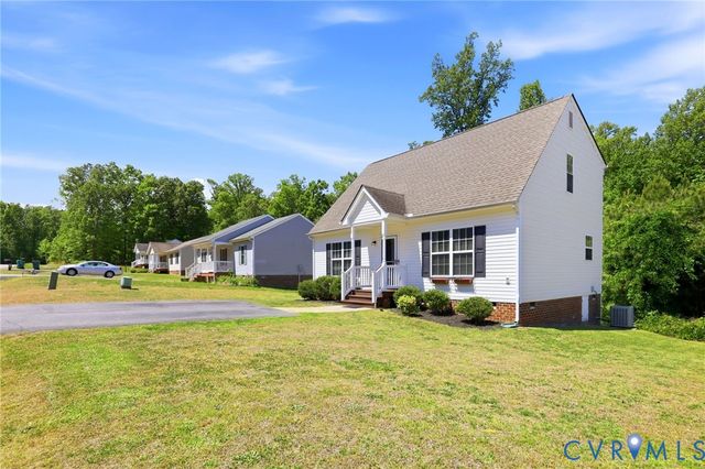 329 Beechwood Park Ln, Highland Springs, VA 23075