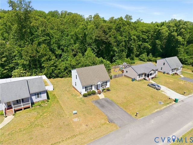 329 Beechwood Park Ln, Highland Springs, VA 23075