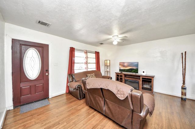 11029 Muscatine Street, Houston, TX 77029