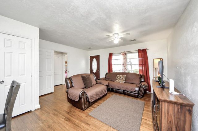 11029 Muscatine Street, Houston, TX 77029