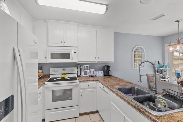 108 Coral Ln, Dothan, AL 36305