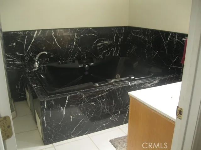2927 S Genesee Avenue, Los Angeles, CA 90016