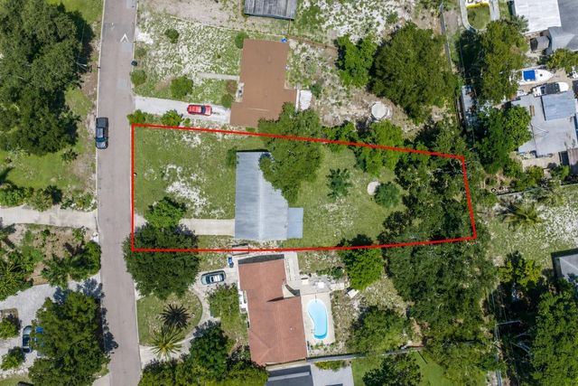 930 ALCAZAR WAY S, St Petersburg, FL 33705