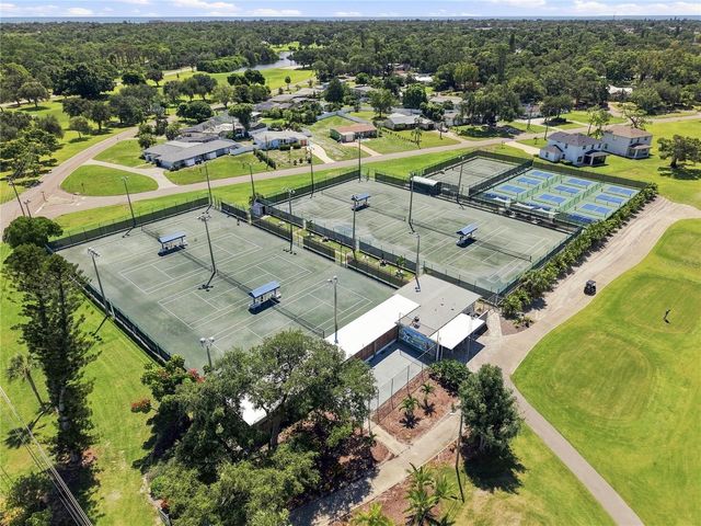 930 ALCAZAR WAY S, St Petersburg, FL 33705