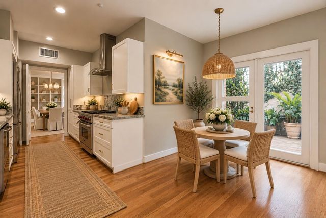 10 S Briar Hollow Lane 50, Houston, TX 77027