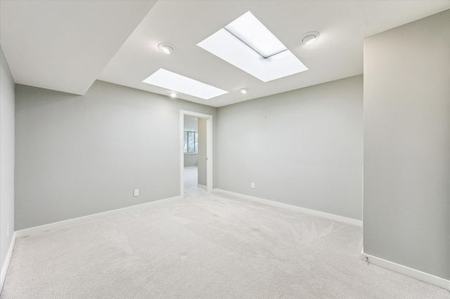 10 S Briar Hollow Lane 50, Houston, TX 77027