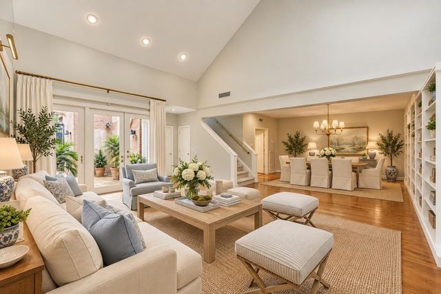 10 S Briar Hollow Lane 50, Houston, TX 77027
