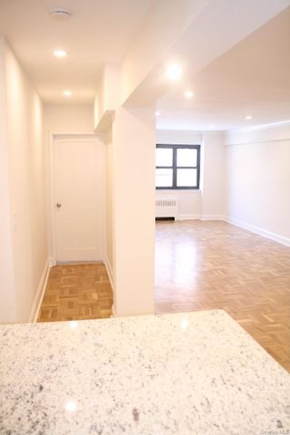 50 White Oak Street 1C, New Rochelle, NY 10801