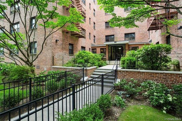 50 White Oak Street 1C, New Rochelle, NY 10801