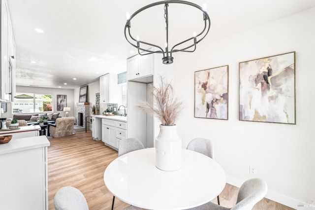 1521 Sarkesian Dr, Petaluma, CA 94954