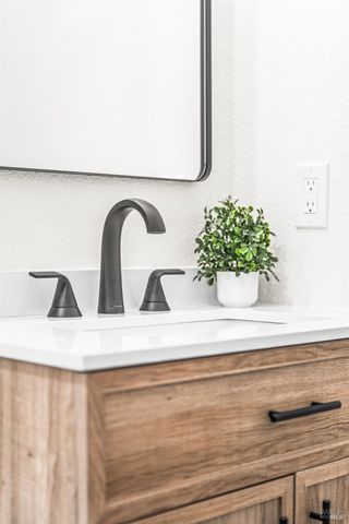 1521 Sarkesian Dr, Petaluma, CA 94954