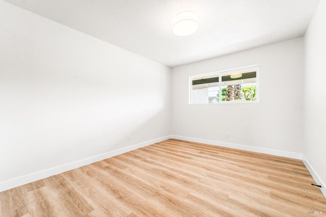 1521 Sarkesian Dr, Petaluma, CA 94954