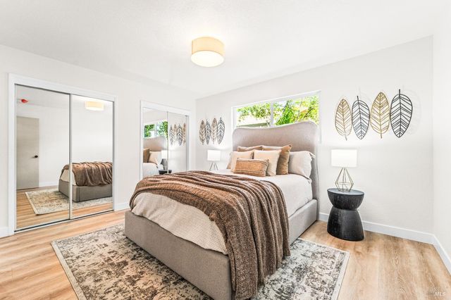 1521 Sarkesian Dr, Petaluma, CA 94954