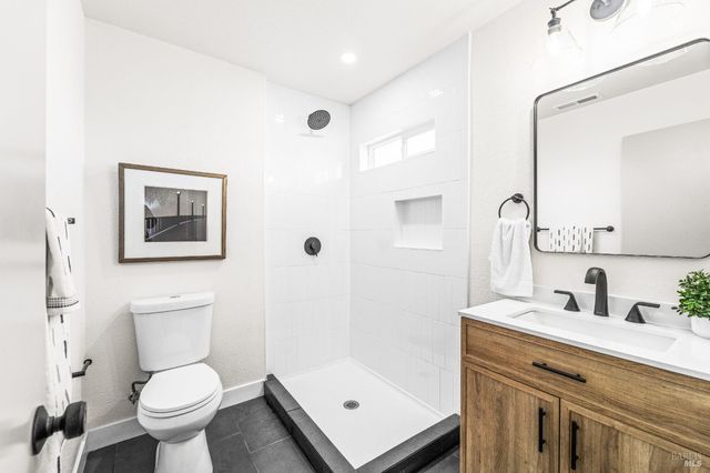 1521 Sarkesian Dr, Petaluma, CA 94954