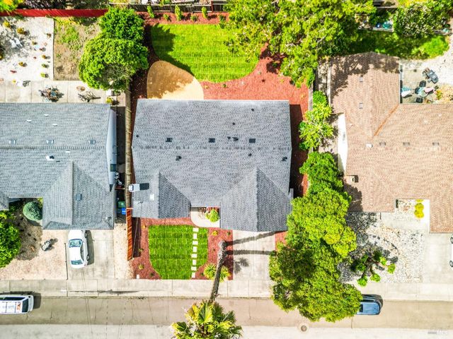 1521 Sarkesian Dr, Petaluma, CA 94954