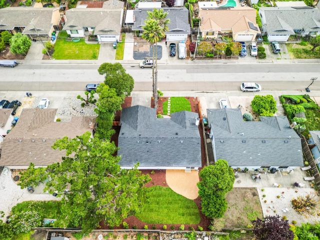 1521 Sarkesian Dr, Petaluma, CA 94954
