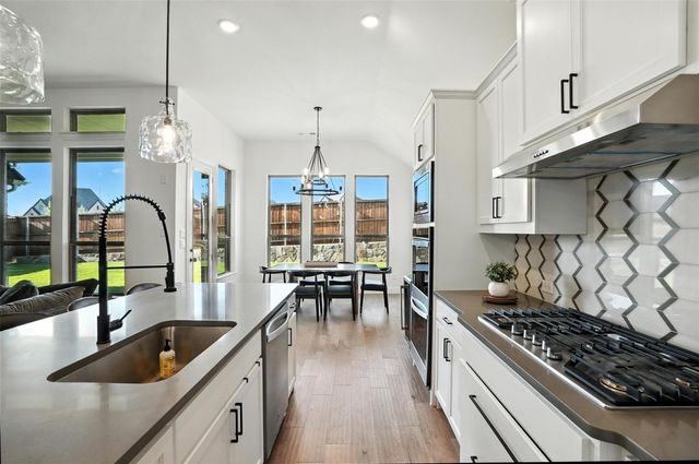 716 Colt Drive, Aubrey, TX 76227