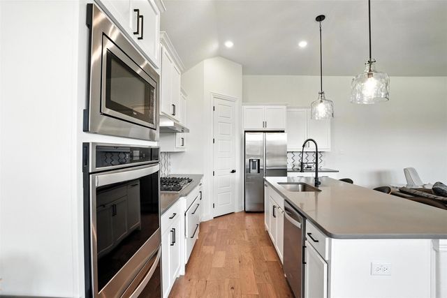 716 Colt Drive, Aubrey, TX 76227
