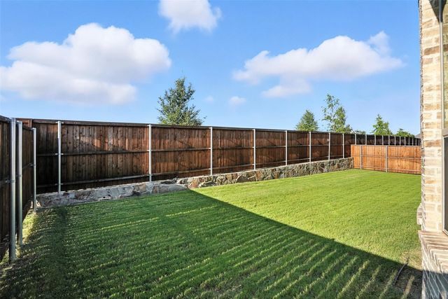 716 Colt Drive, Aubrey, TX 76227
