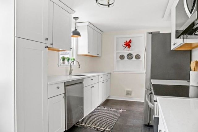 7 Hall Court, Portsmouth, NH 03801