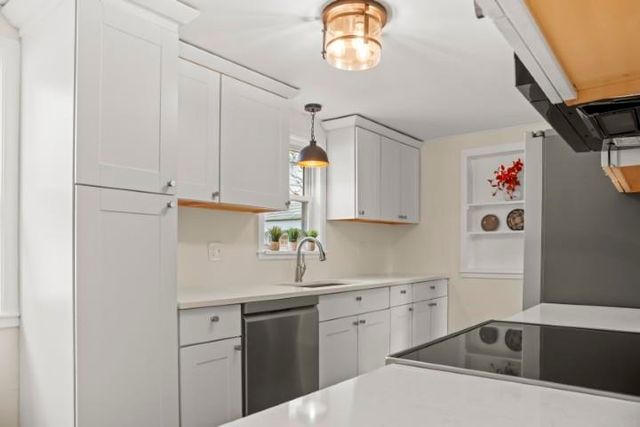 7 Hall Court, Portsmouth, NH 03801