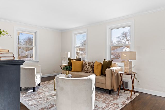 7 Hall Court, Portsmouth, NH 03801