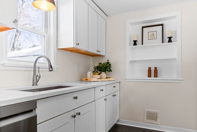 7 Hall Court, Portsmouth, NH 03801