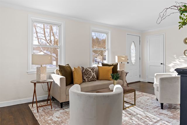 7 Hall Court, Portsmouth, NH 03801